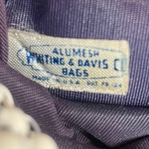 Vintage Whiting & Davis Ivory Alumesh 1940’s Handbag. - Picture 8 of 11